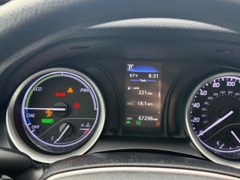 2023 Toyota Camry Hybrid LE photo 20