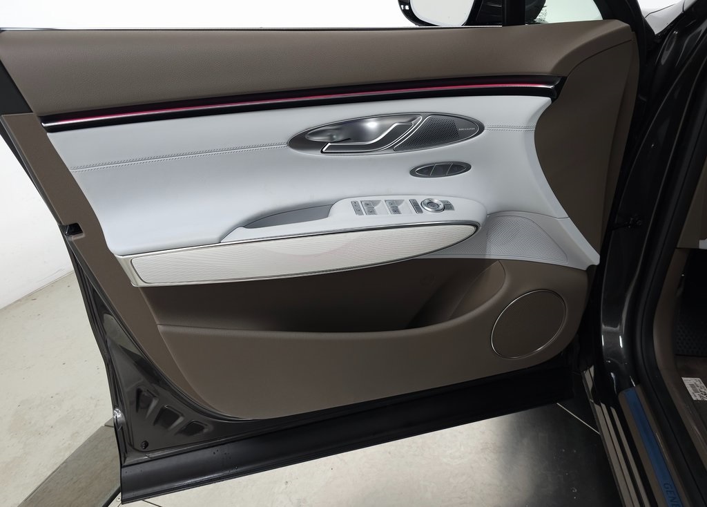 2026 Genesis GV70 2.5T Advanced photo 9