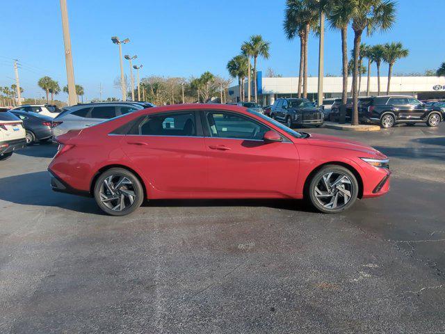 2025 Hyundai Elantra SEL Convenience photo 3