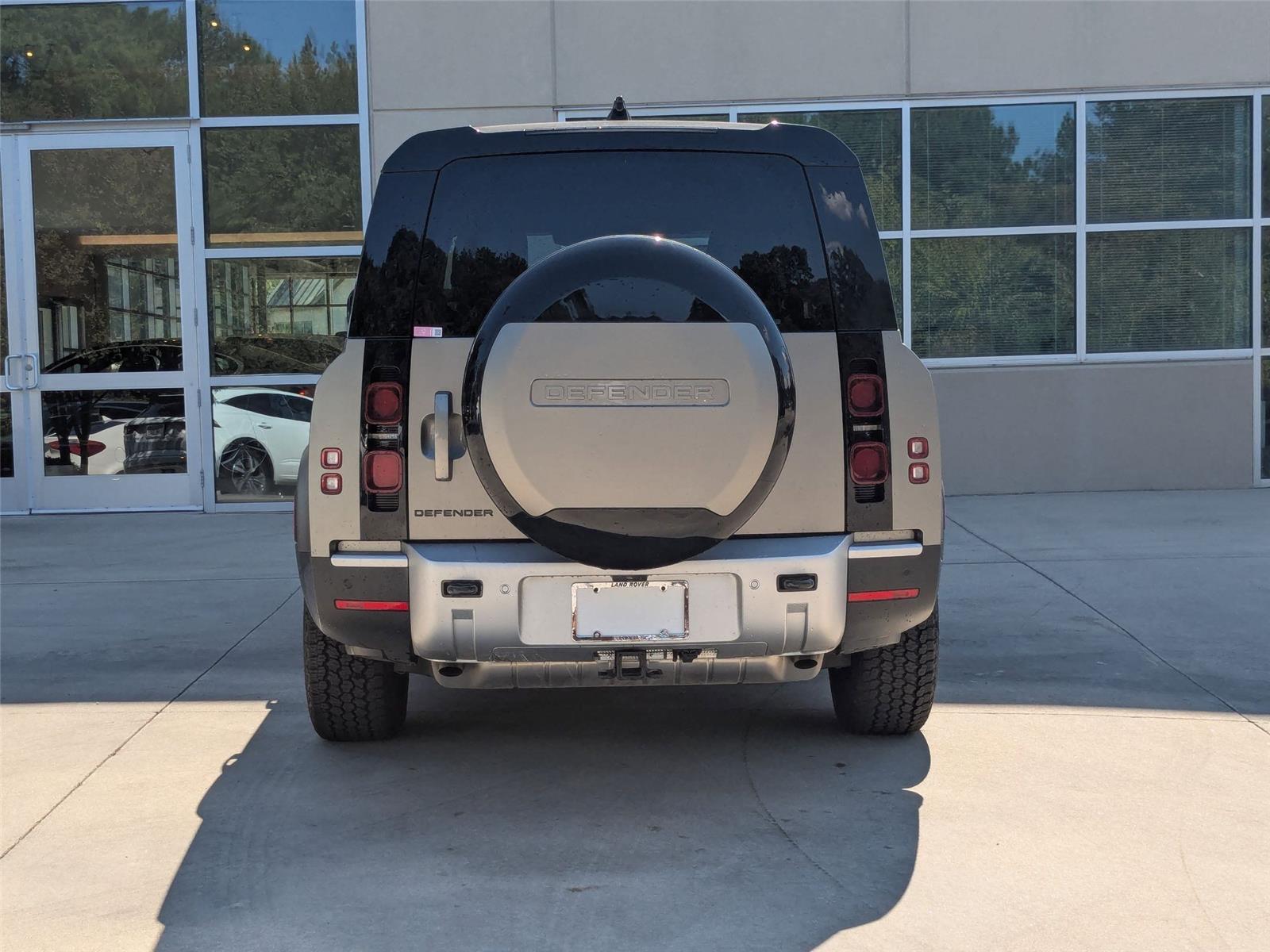 2025 Land Rover Defender S photo 7