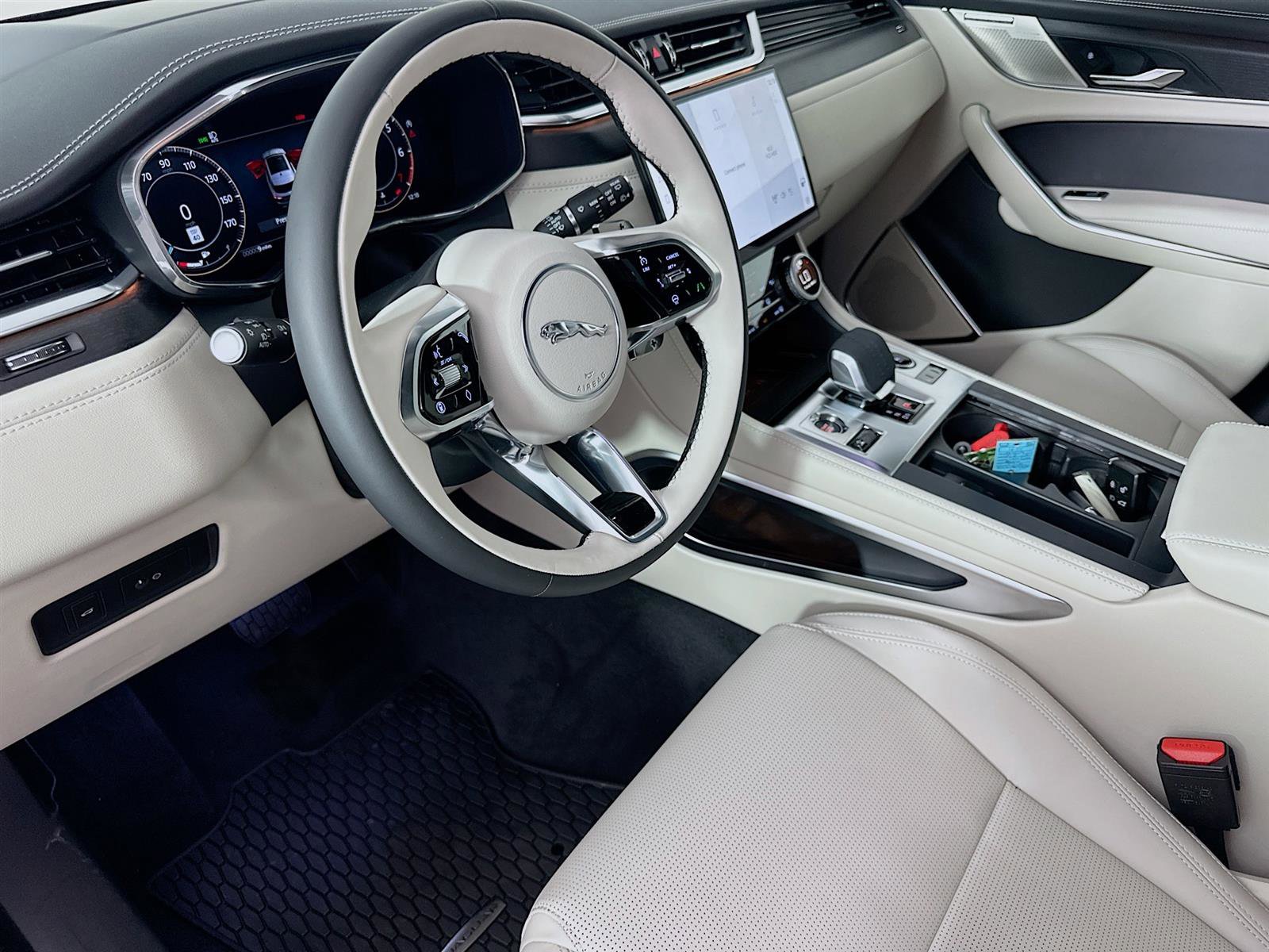 2025 Jaguar F-PACE P400 R-Dynamic S photo 9