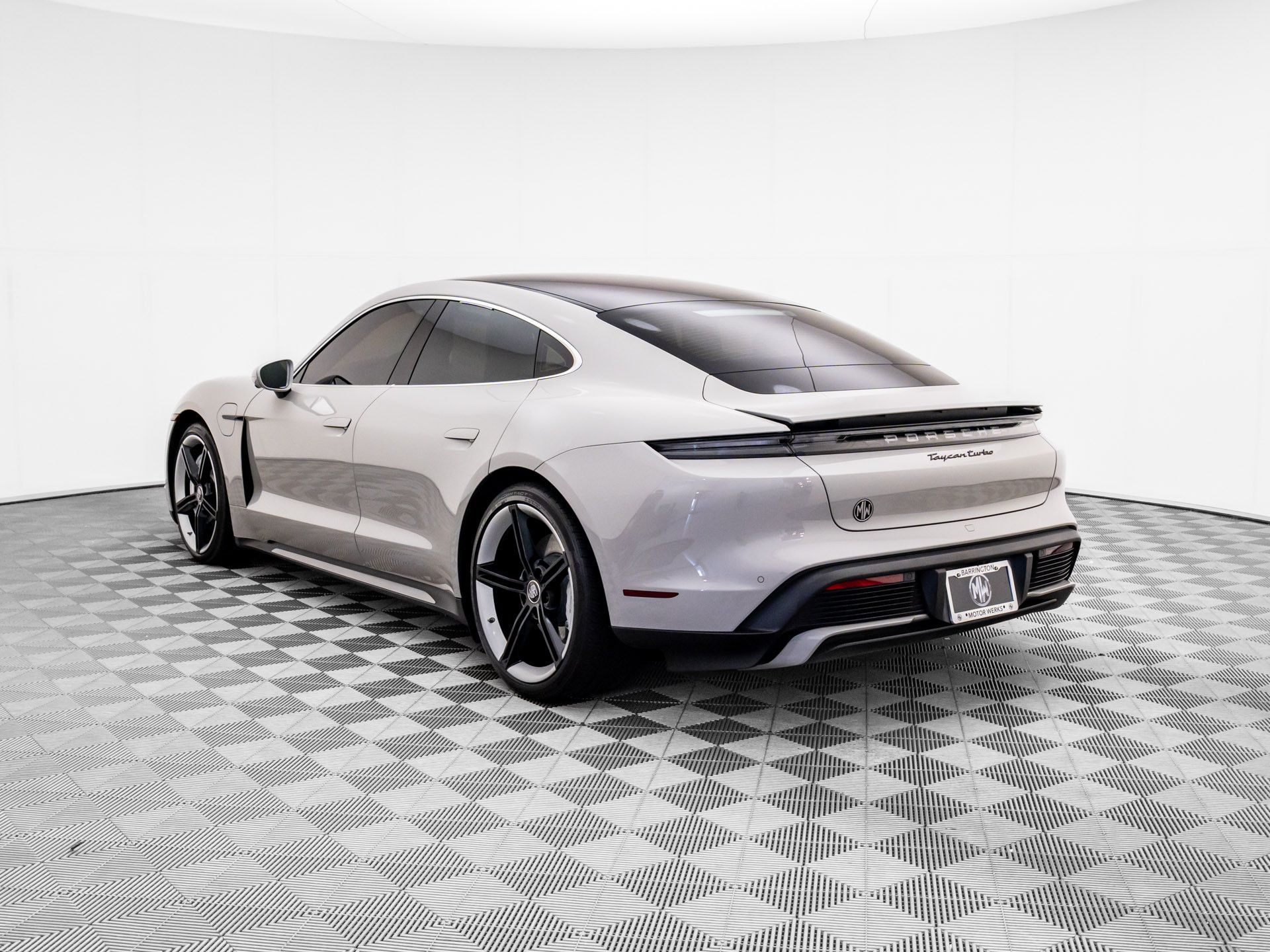 2021 Porsche Taycan Turbo photo 2