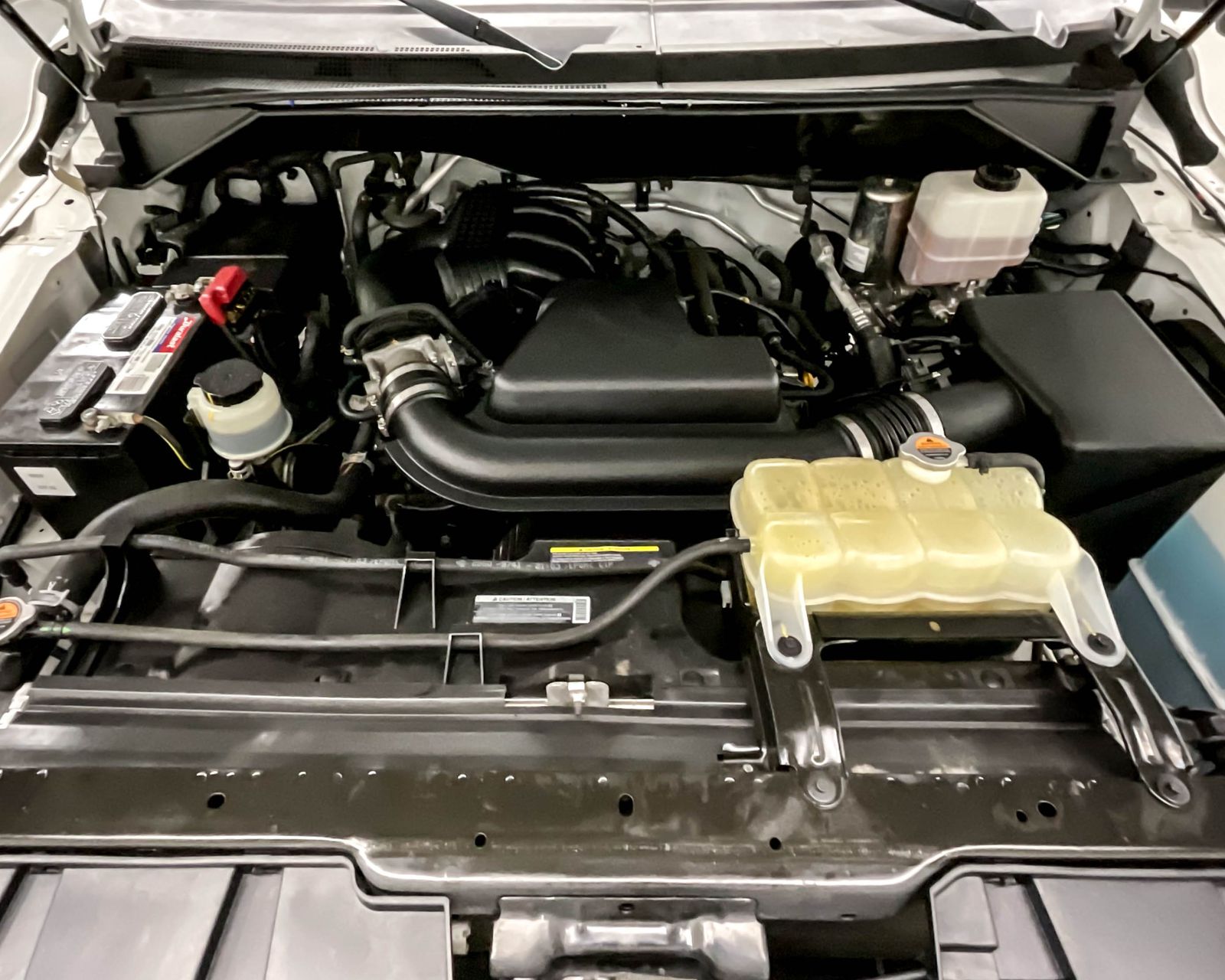 2021 Nissan NV2500 HD SV photo 18