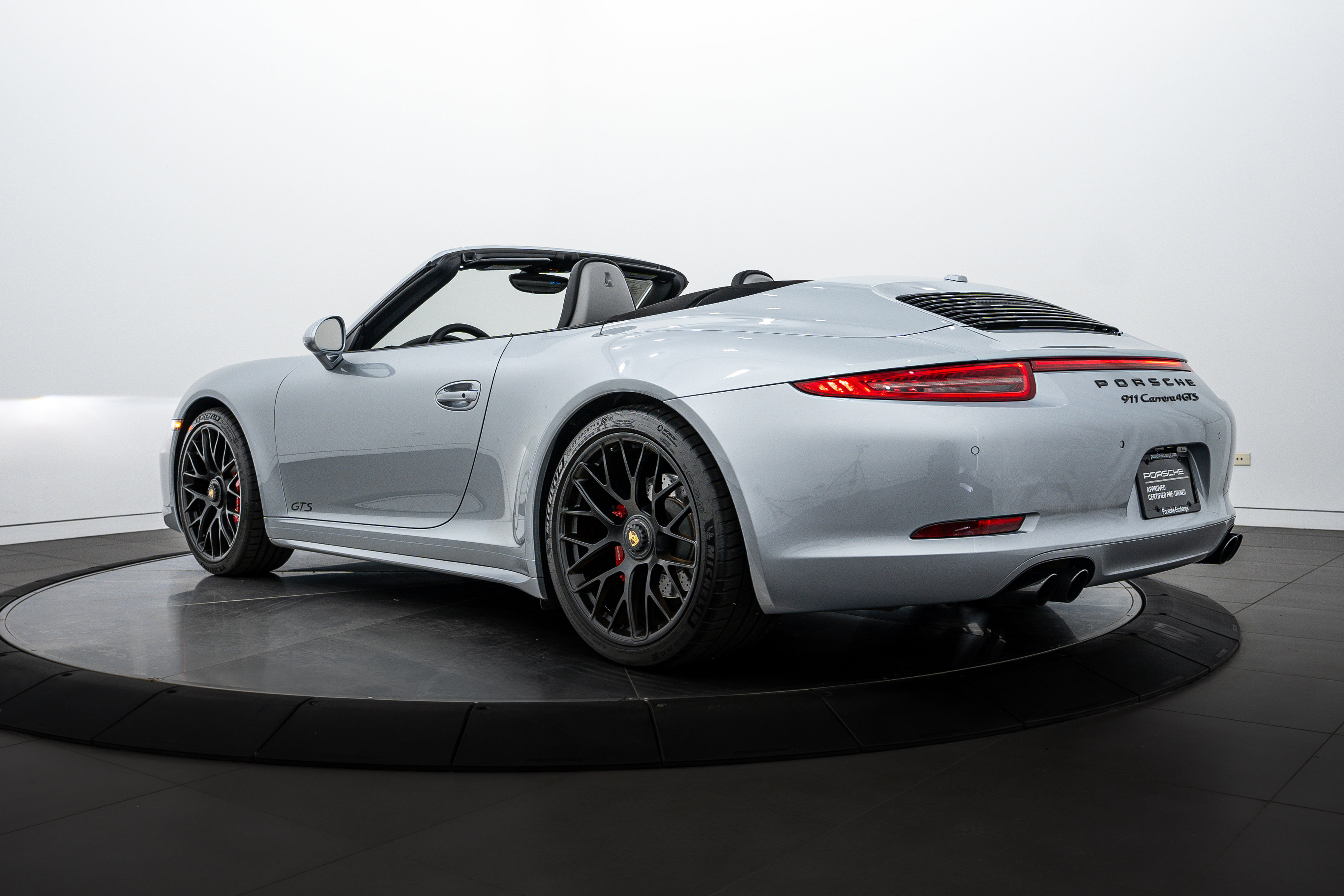 2015 Porsche 911 4 GTS photo 3