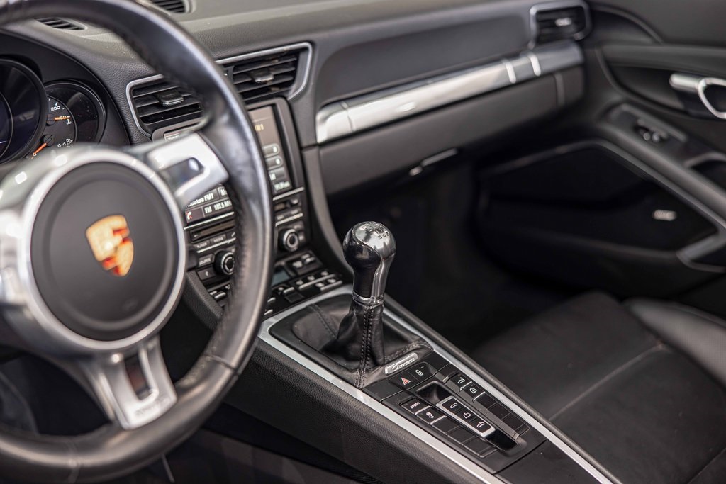 2016 PORSCHE 911 - Image 21