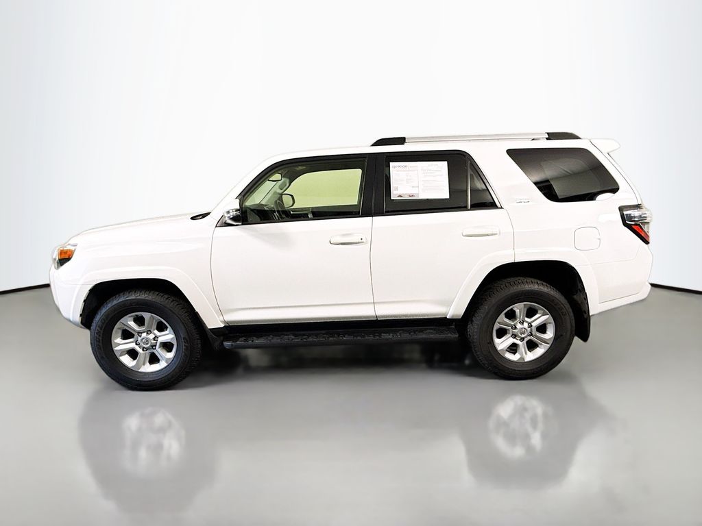 2024 Toyota 4Runner SR5 Premium photo 4