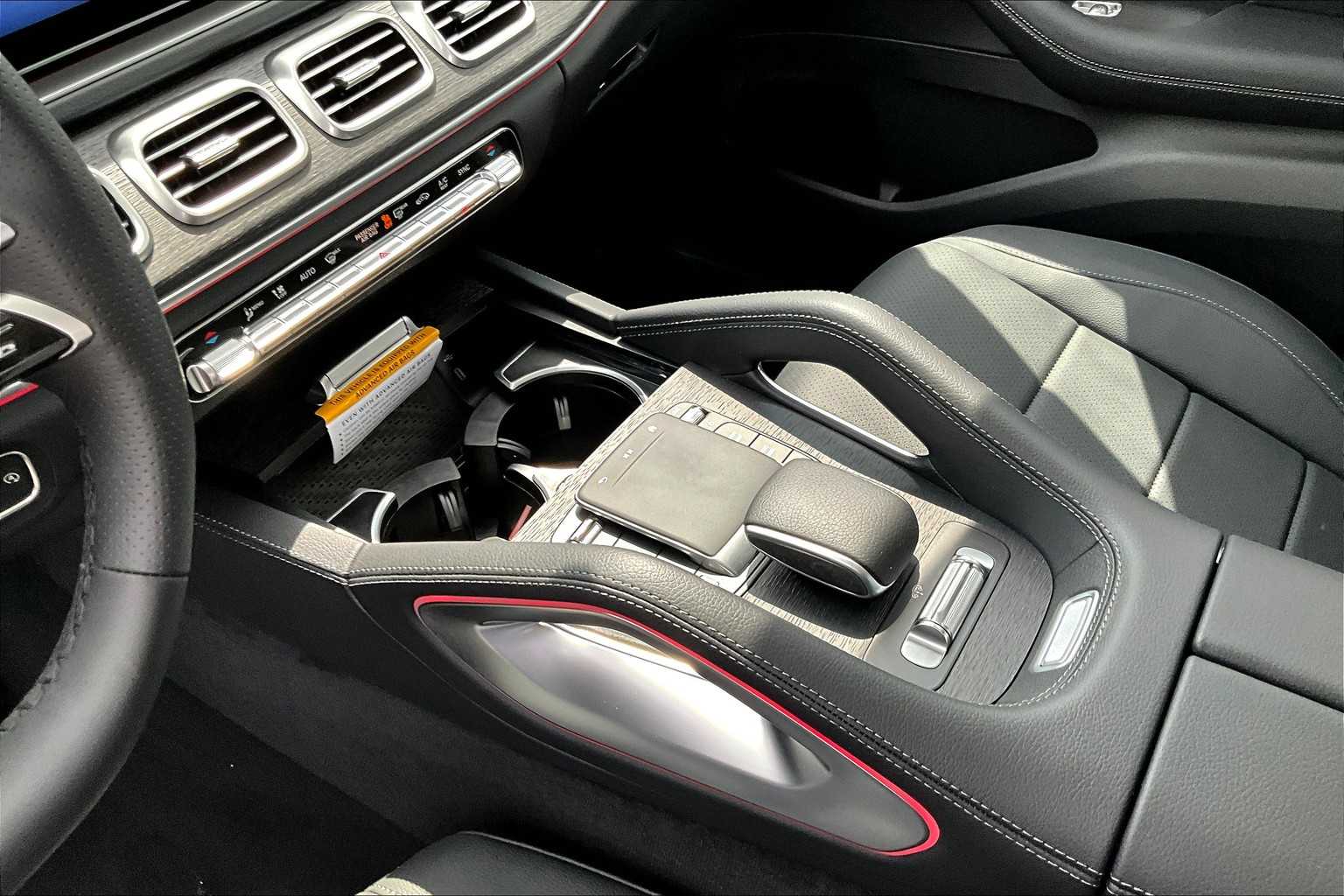 2026 Mercedes Benz GLS 450 4MATIC photo 11