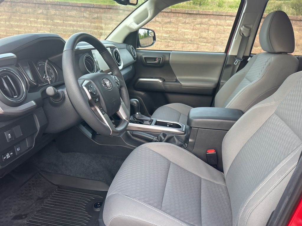2022 Toyota Tacoma 4x4 photo 12
