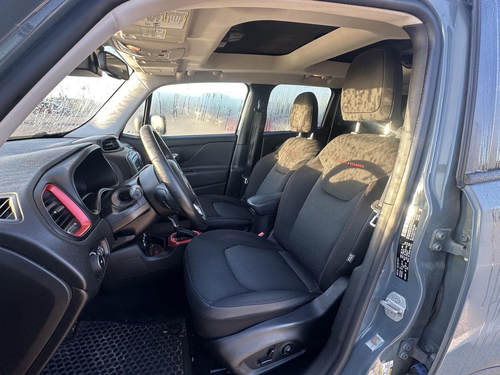 2016 Jeep Renegade Trailhawk photo 8