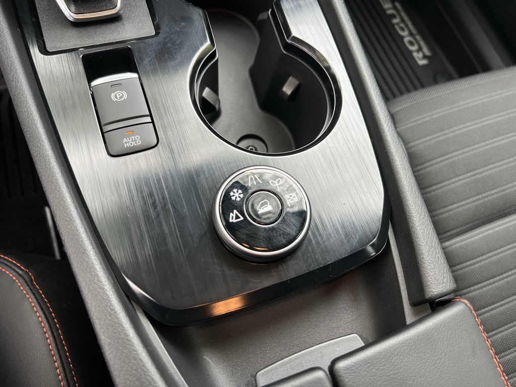 2025 Nissan Rogue SV photo 22
