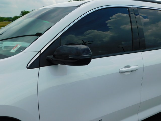 2025 Chevrolet Traverse photo 11