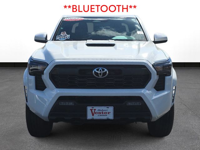 2025 Toyota Tacoma TRD Sport photo 3