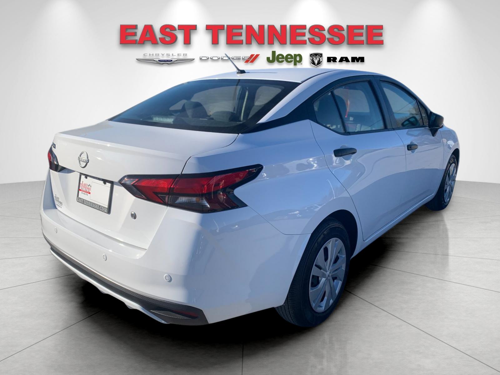 2025 Nissan Versa 1.6 S photo 3