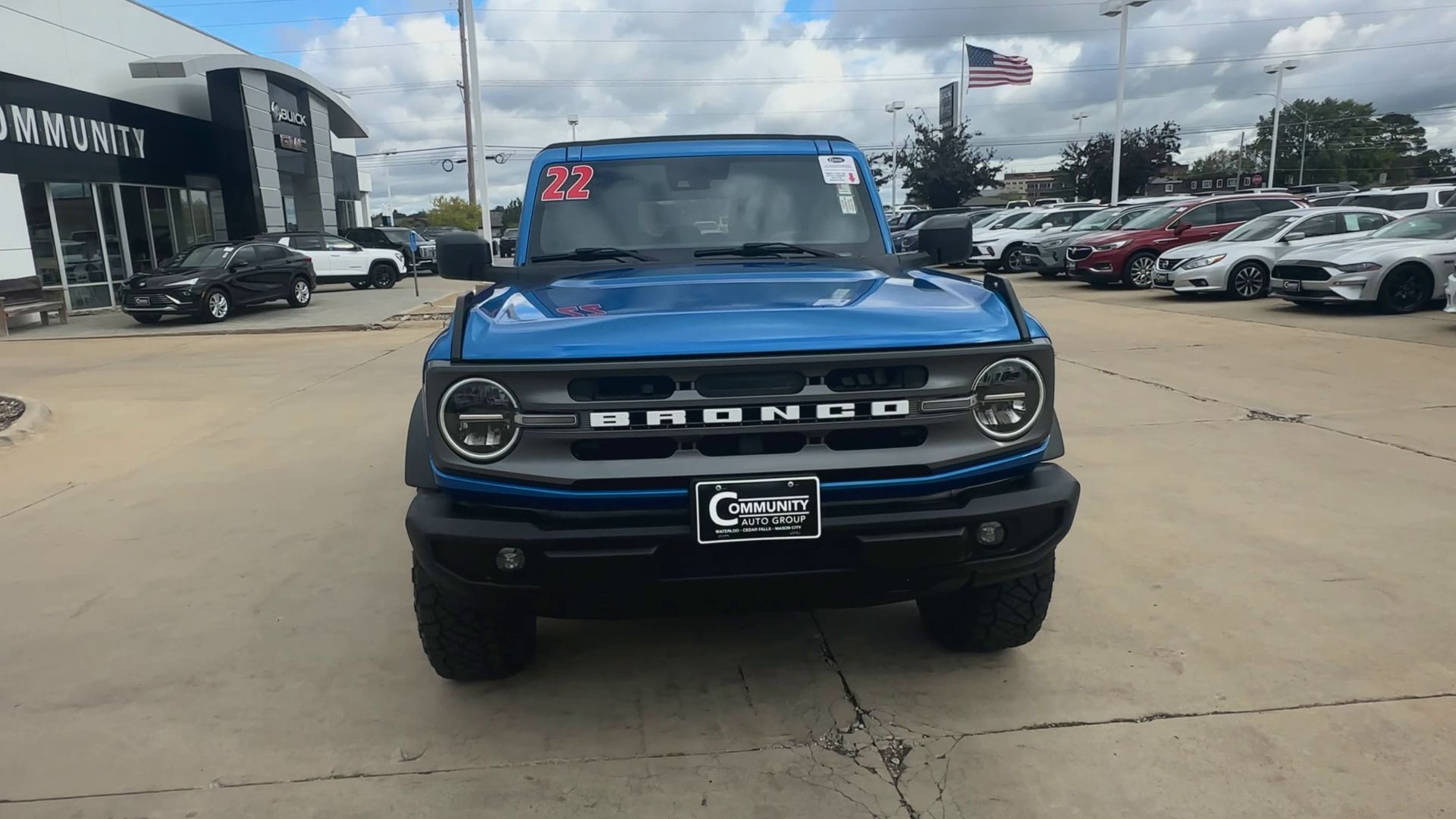 2022 Ford Bronco Big Bend photo 2