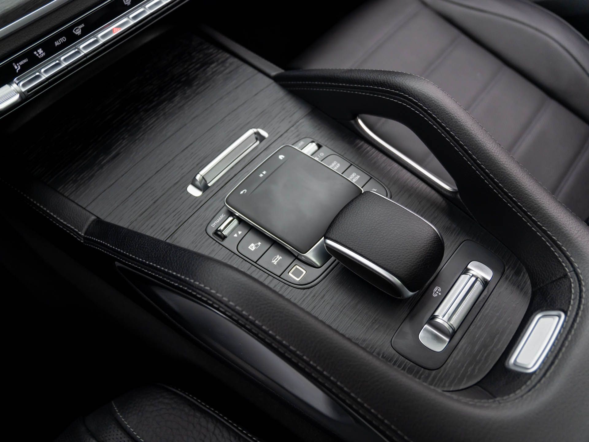 2025 Mercedes Benz GLS 450 4MATIC photo 7