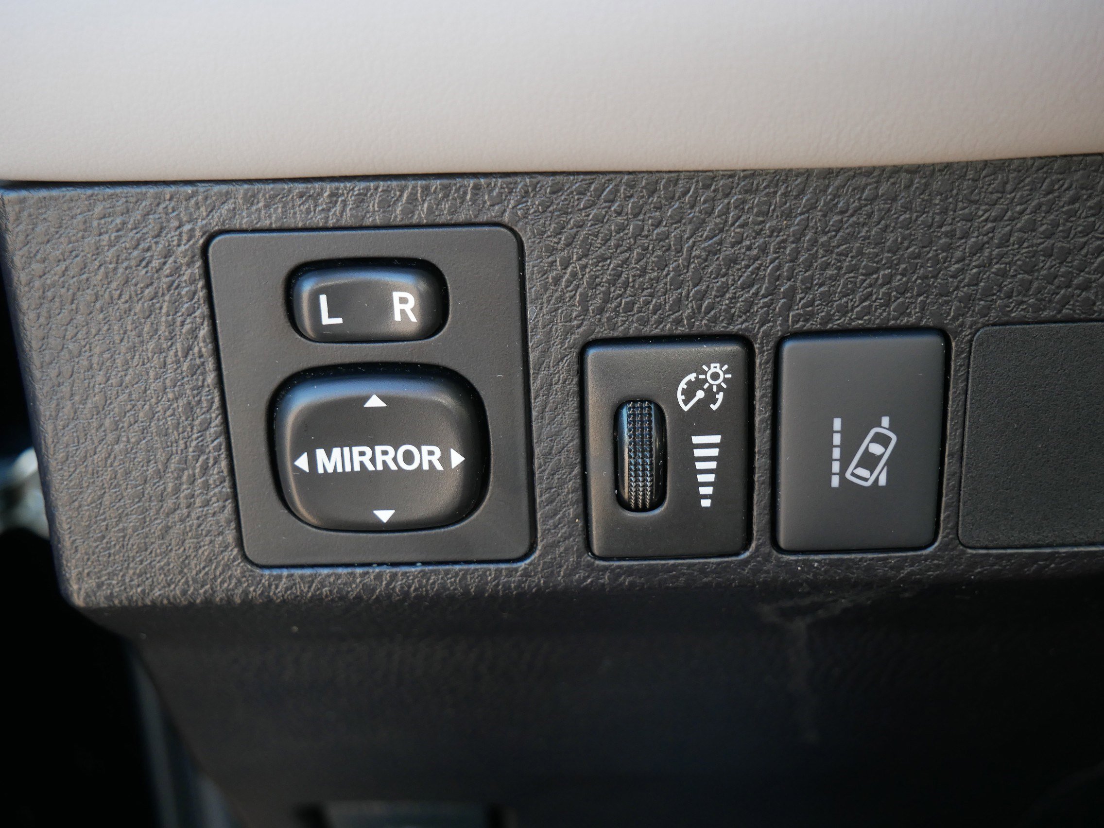 2018 Toyota RAV4 Limited photo 21
