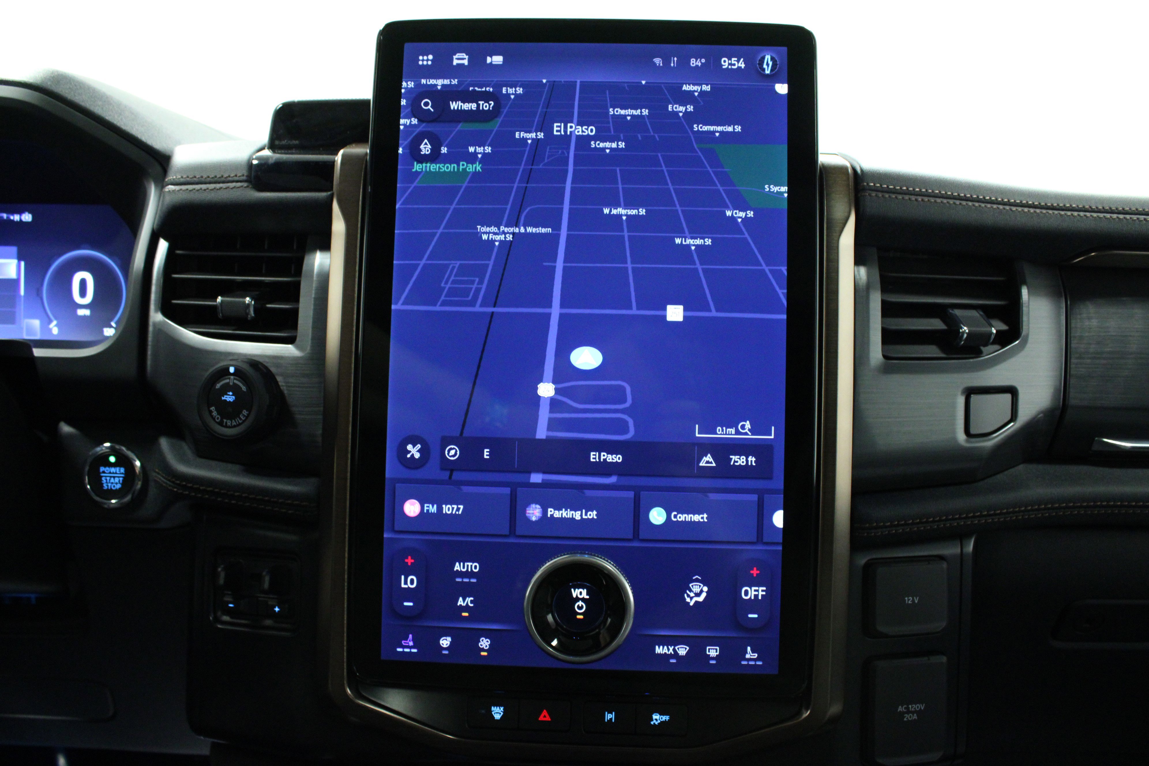 2023 Ford F-150 Lightning Lariat photo 18
