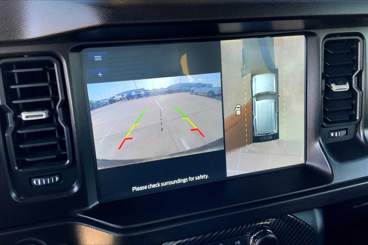 2021 Ford Bronco First Edition photo 24