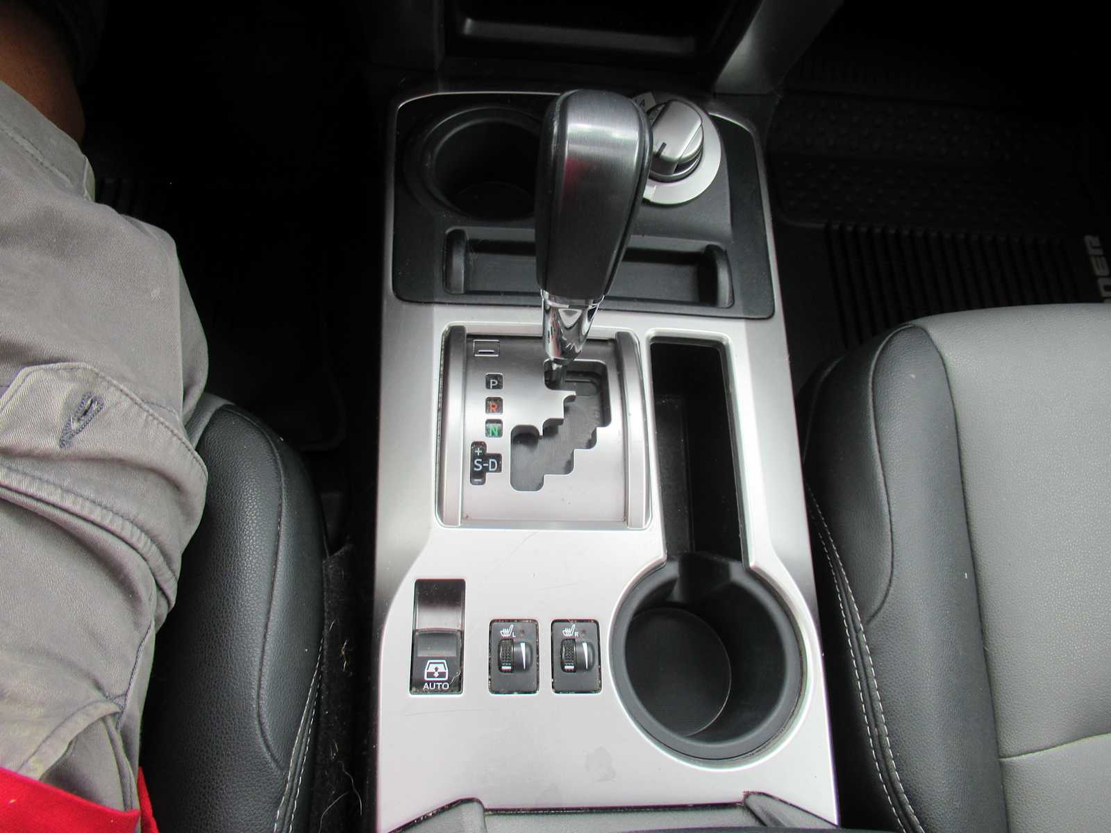 2020 Toyota 4Runner SR5 Premium photo 21