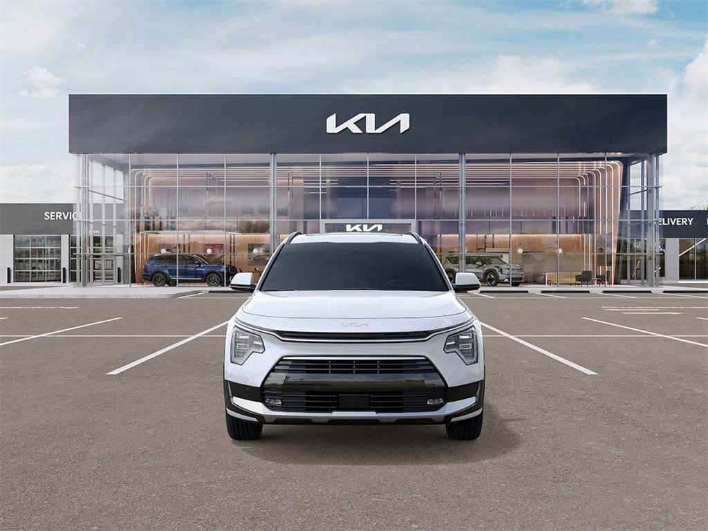 2025 Kia Niro Plug-In Hybrid SX Touring photo 2