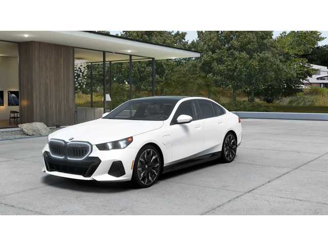 2026 BMW 5 Series 550e's photo