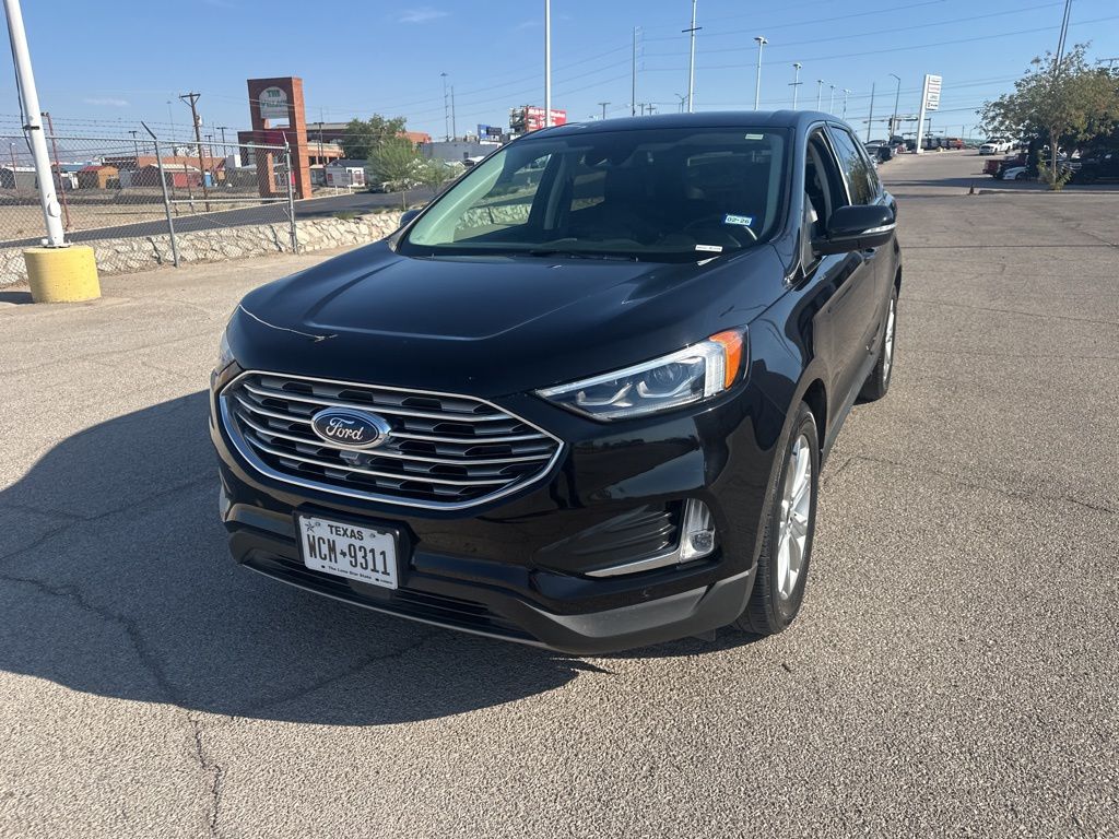 2023 Ford Edge Titanium photo 2