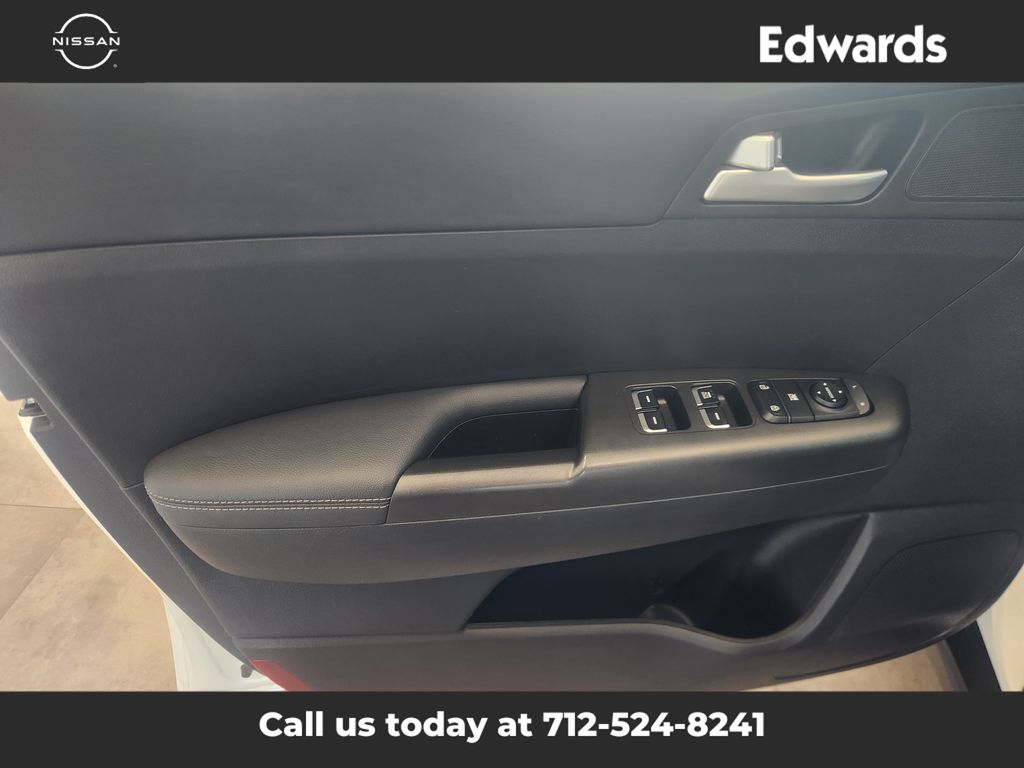 2022 Kia Sportage LX photo 16