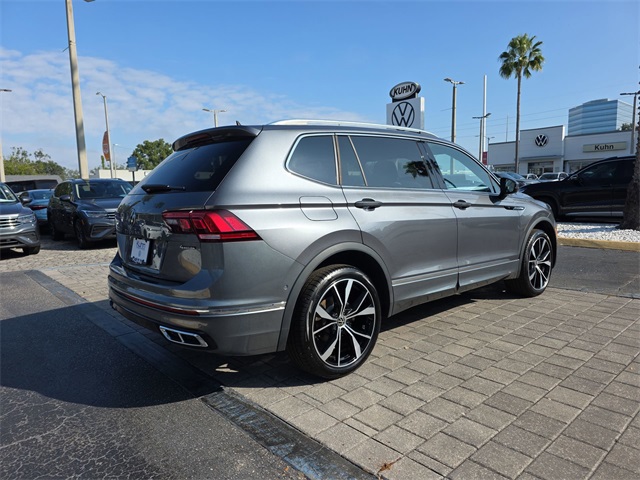 2024 Volkswagen Tiguan SEL R-Line Black photo 4