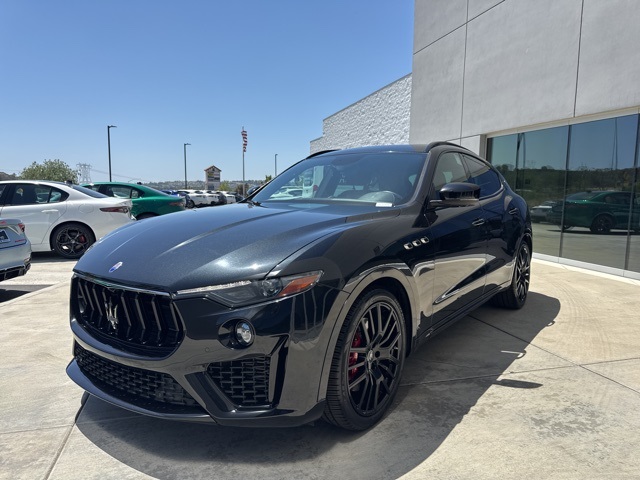 2021 Maserati Levante Base photo 3