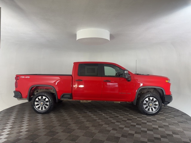 2024 Chevrolet Silverado 2500HD Custom photo 4
