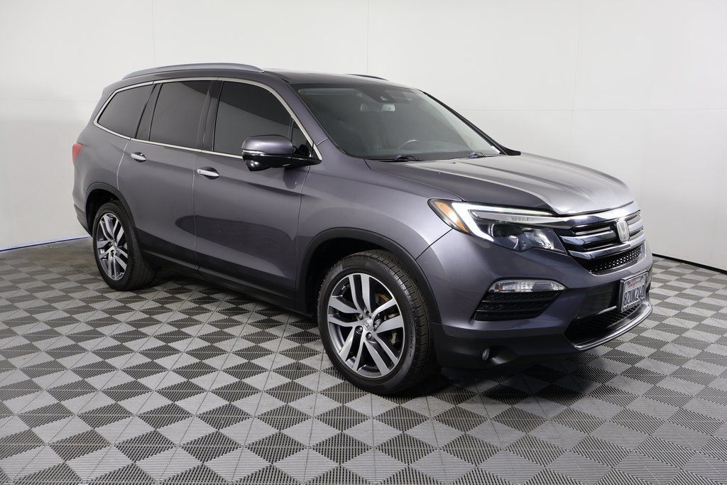 2016 Honda Pilot Touring photo 3