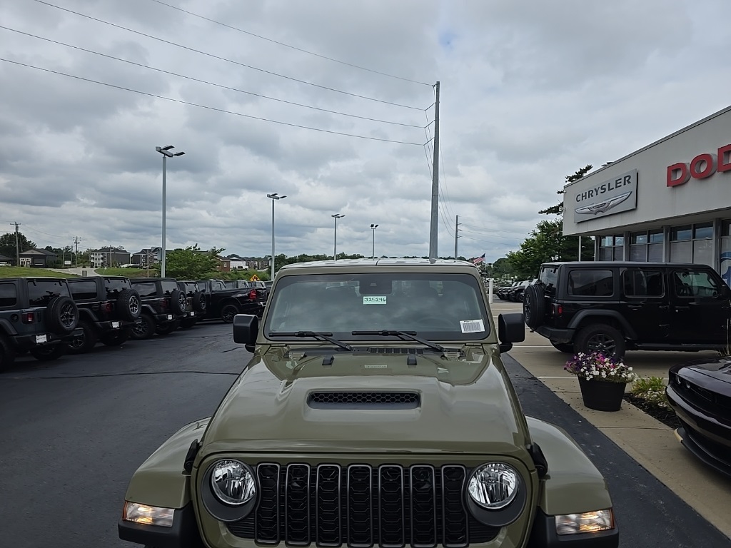 2025 Jeep Gladiator Sport S photo 3
