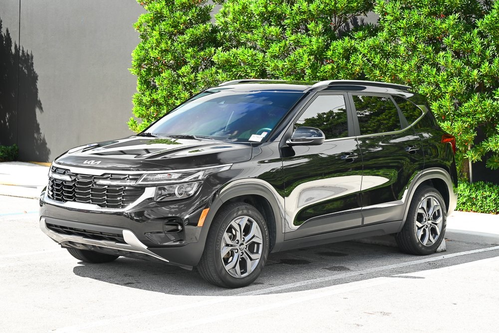 2024 Kia Seltos S's photo