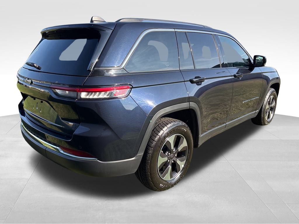 2024 Jeep Cherokee Limited 4xe photo 4