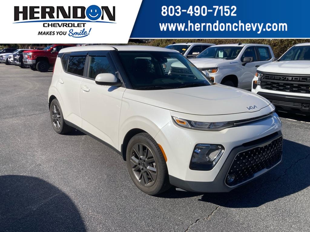 2022 Kia Soul EX's photo