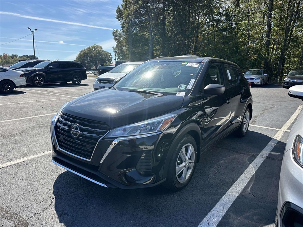 2021 Nissan Kicks S photo 3