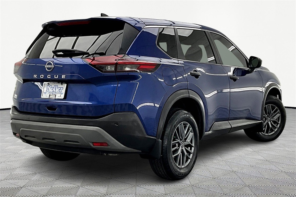 Used 2023 Nissan Rogue S with VIN 5N1BT3AA3PC817783 for sale in Kansas City