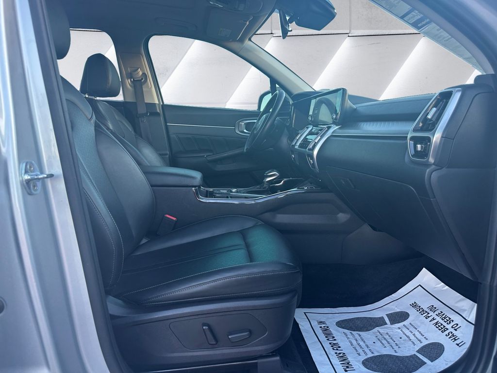 2022 Kia Sorento SX photo 12