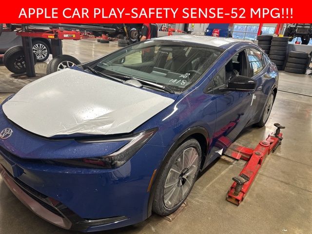 2026 Toyota Prius XLE's photo