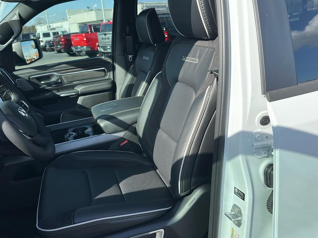 2025 Ram 1500 Laramie photo 24