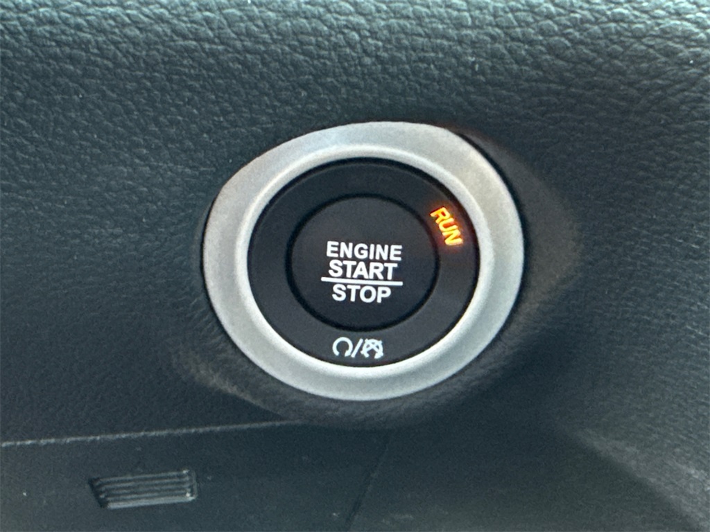 2025 Chrysler Pacifica photo 30