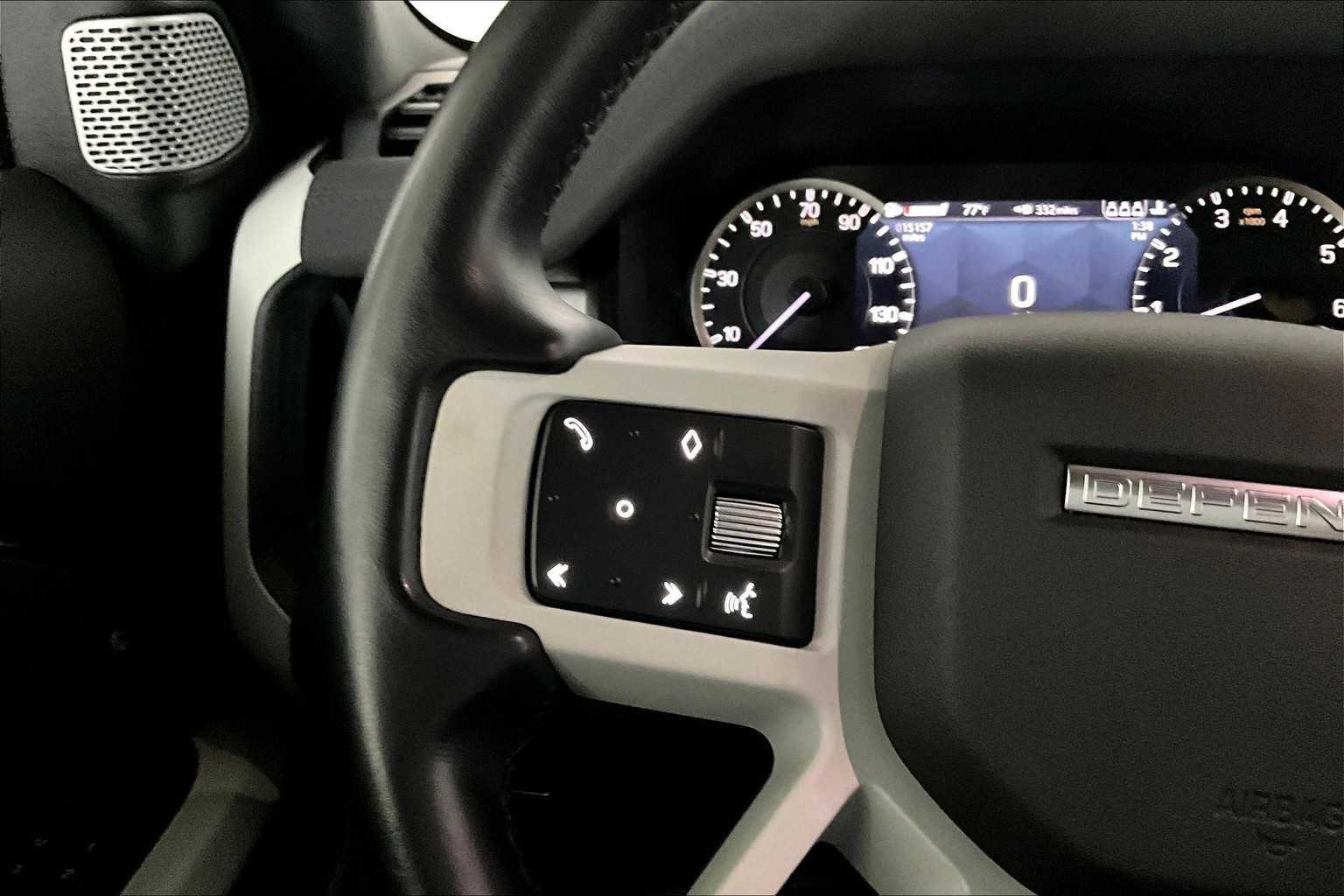 2023 Land Rover Defender SE photo 21