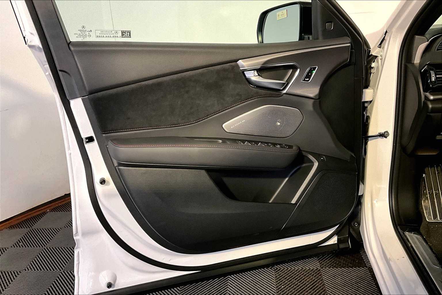 2025 Acura RDX A-Spec Advance photo 8