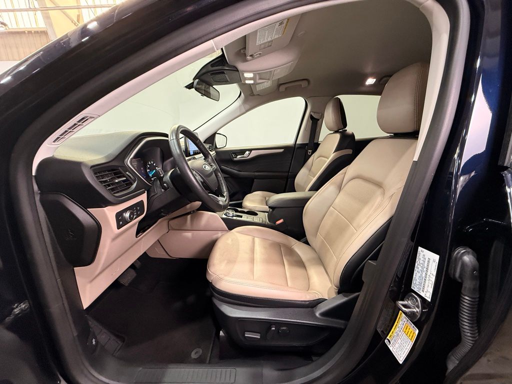 2021 Ford Escape Hybrid SEL photo 16