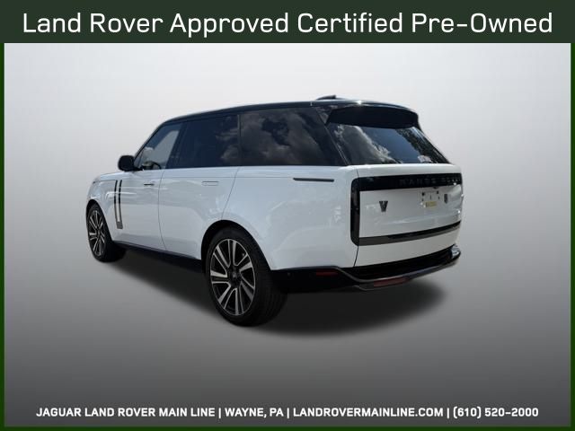 2023 Land Rover Range Rover SE photo 3