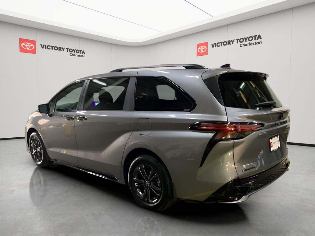 2026 Toyota Sienna XSE photo 3