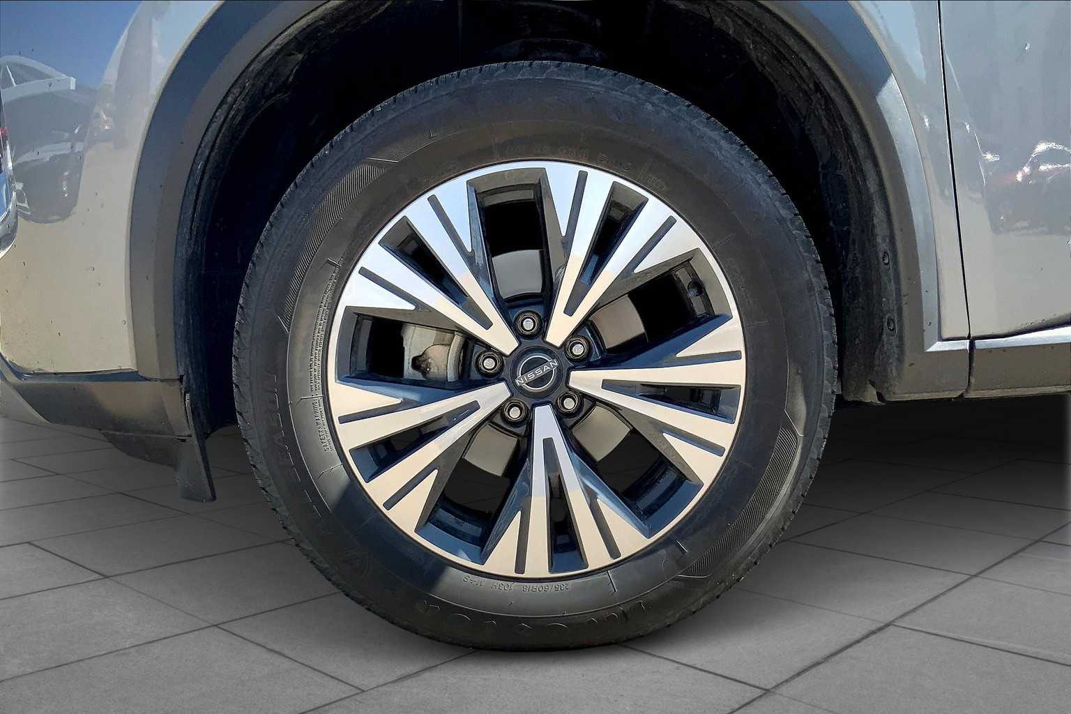 2023 Nissan Rogue SV photo 8