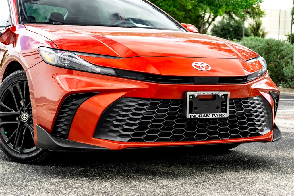 2025 Toyota Camry XSE photo 3