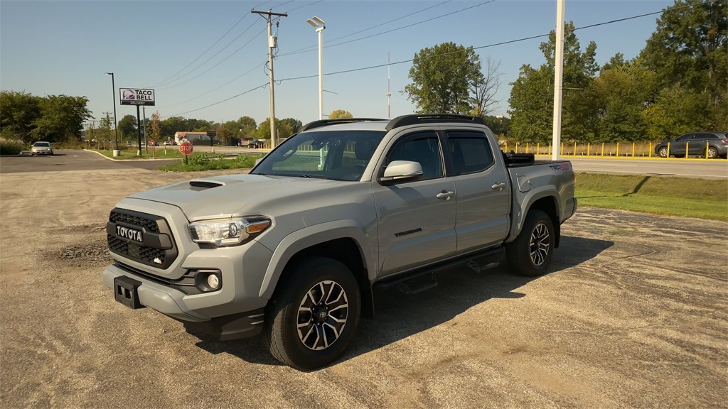 2020 Toyota Tacoma TRD Sport photo 4