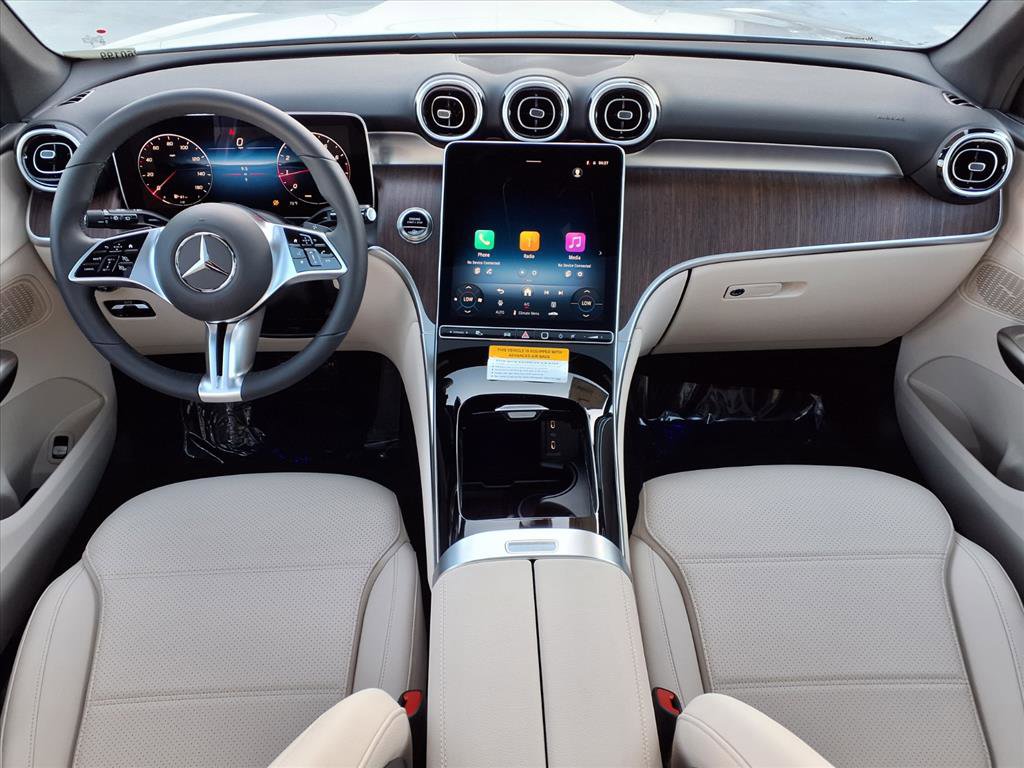 2026 Mercedes Benz GLC 300 photo 4